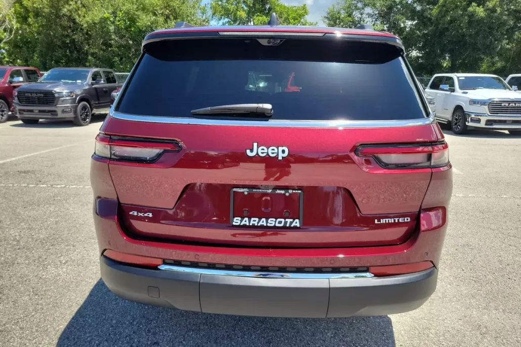 2025 Jeep Grand Cherokee Limited photo 1