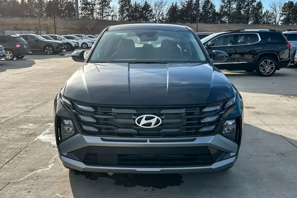 2025 Hyundai Tucson SE photo 1