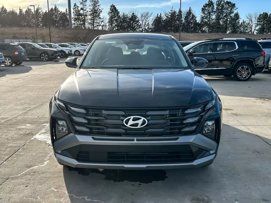 2025 Hyundai Tucson SE photo 1