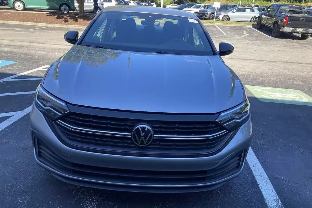 2024 Volkswagen Jetta 1.5T Sport photo 1