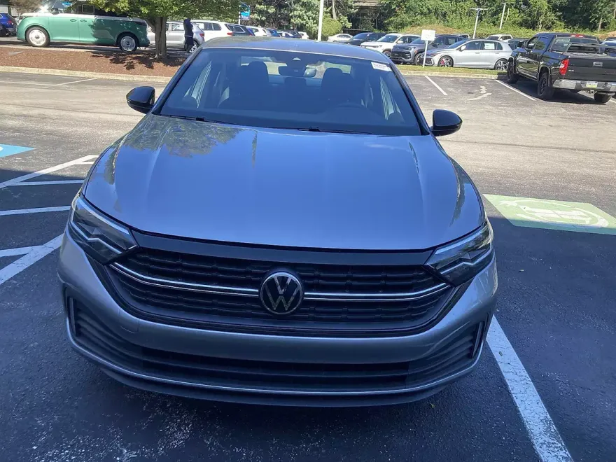2024 Volkswagen Jetta 1.5T Sport photo 1