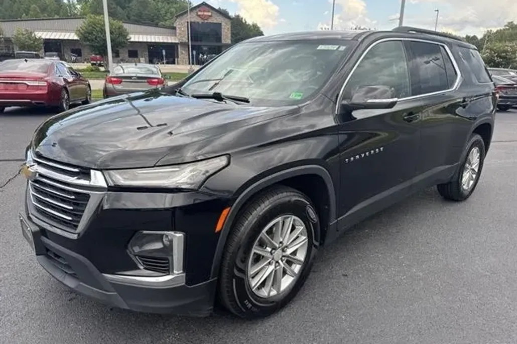 2022 Chevrolet Traverse Leather photo 1