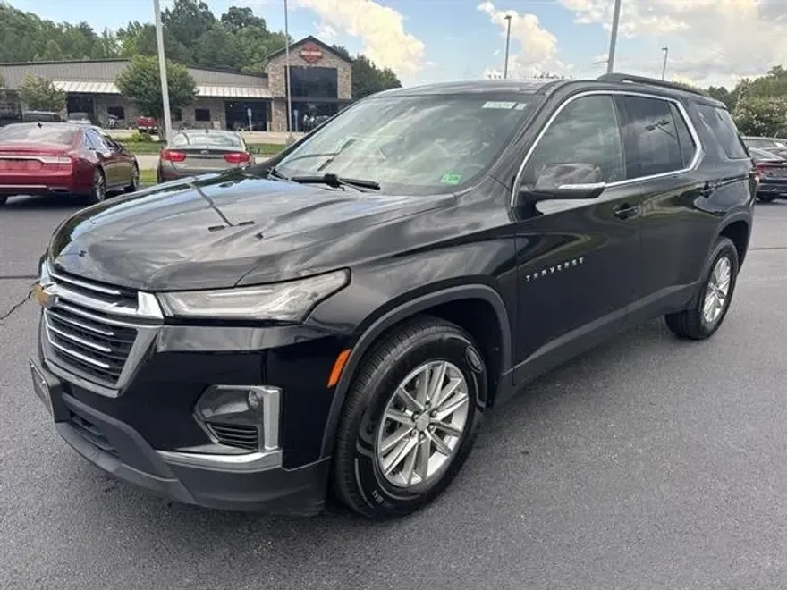 2022 Chevrolet Traverse Leather photo 1