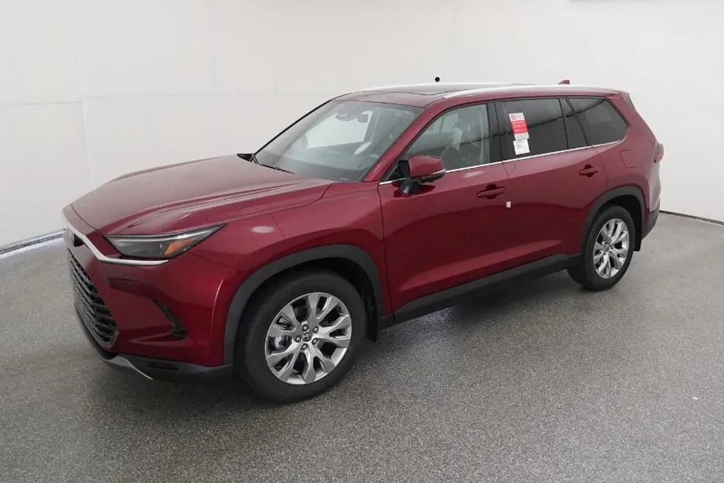 2025 Toyota Grand Highlander Limited photo 1