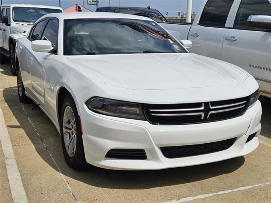 2016 Dodge Charger SE photo 1
