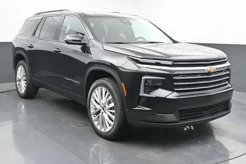 2026 Chevrolet Traverse 2LT photo 1