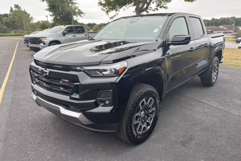 2026 Chevrolet Colorado Z71 photo 1