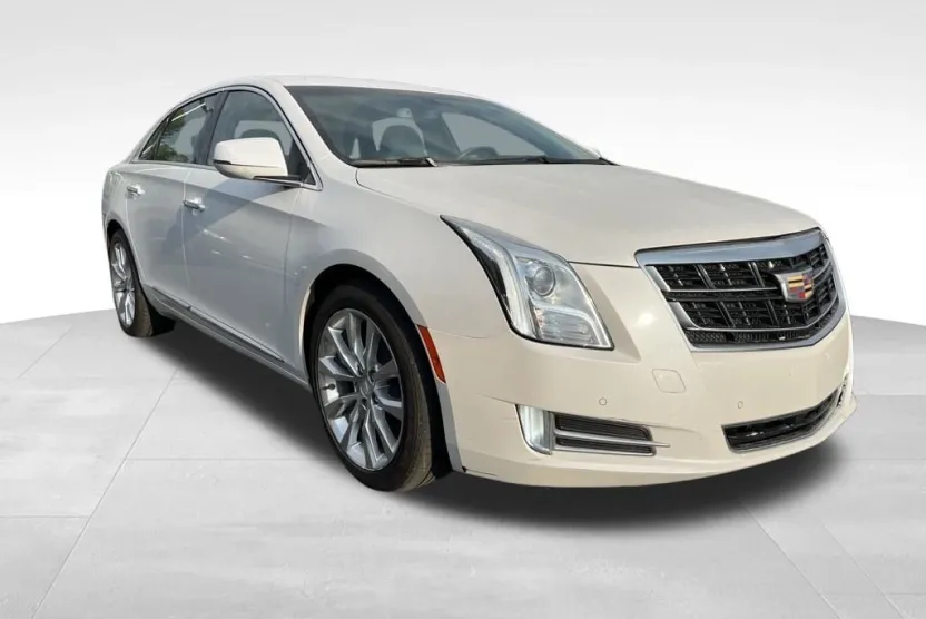 2017 Cadillac XTS Luxury photo 1