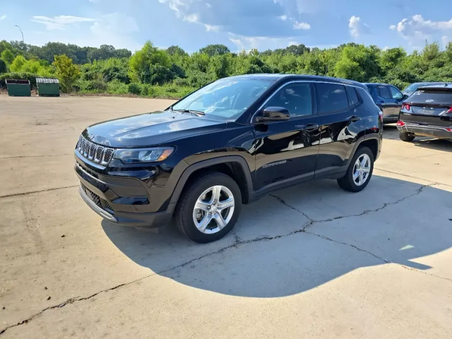 2023 Jeep Compass Sport photo 1
