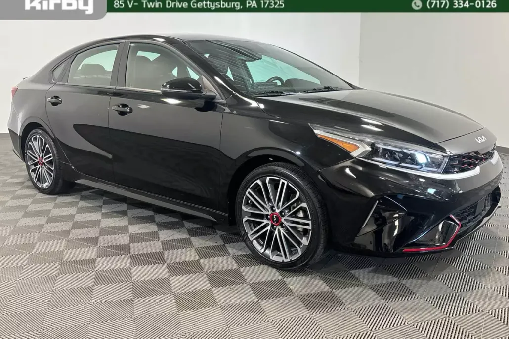 2023 Kia Forte GT photo 1