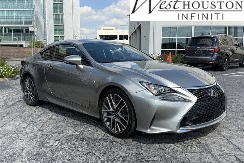 2016 Lexus RC 200t photo 1