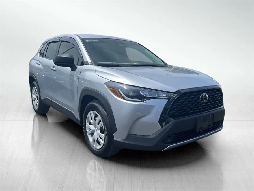 2023 Toyota Corolla Cross L photo 1