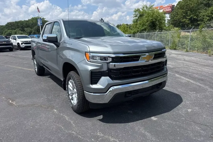 2025 Chevrolet Silverado 1500 LT photo 1