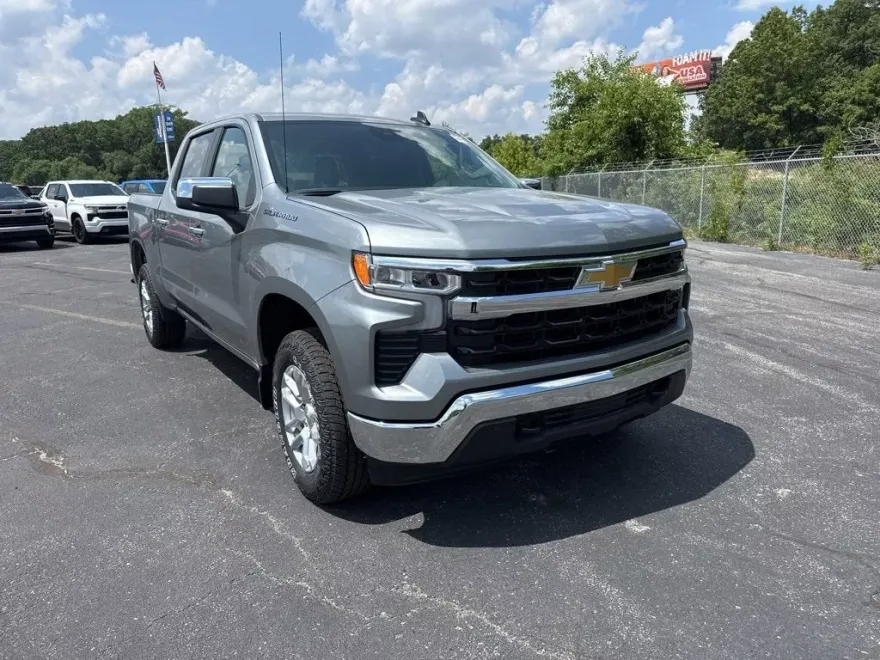 2025 Chevrolet Silverado 1500 LT photo 1