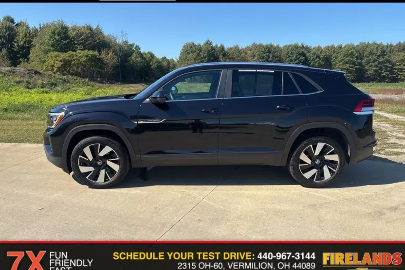 2025 Volkswagen Atlas Cross Sport SE Technology photo 1