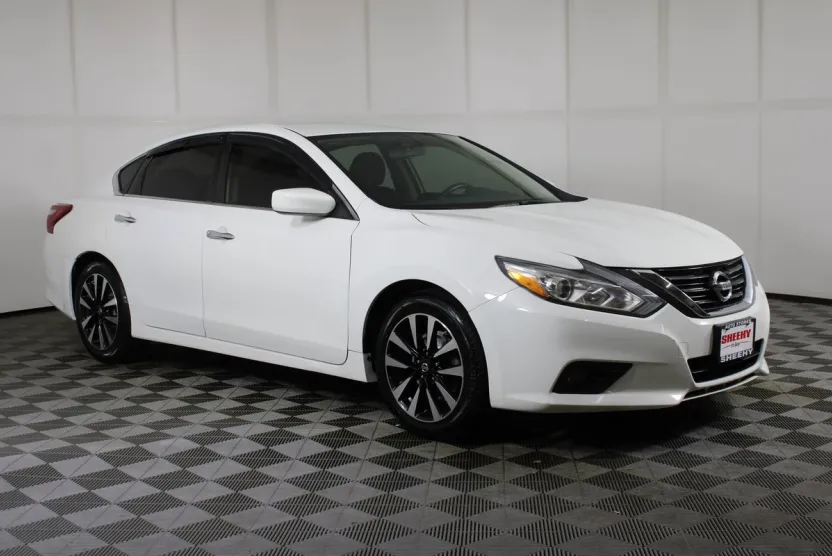 2018 Nissan Altima 2.5 SV photo 1