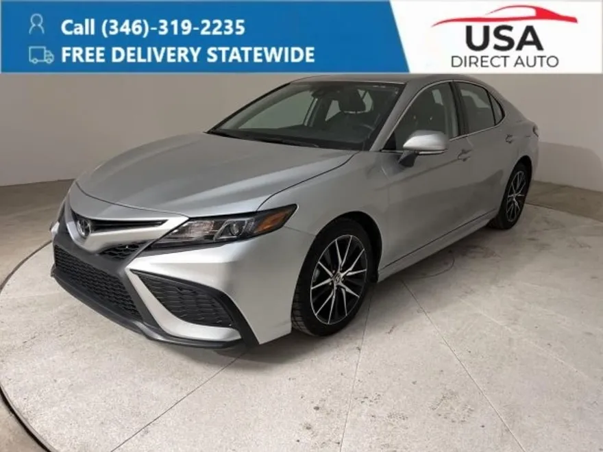 2024 Toyota Camry SE photo 1
