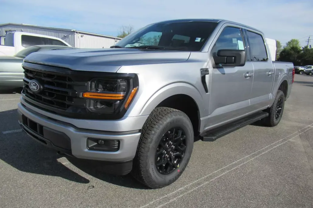 2025 Ford F-150 XLT photo 1