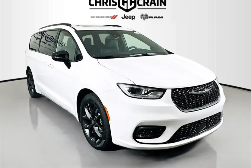 2026 Chrysler Pacifica Limited photo 1