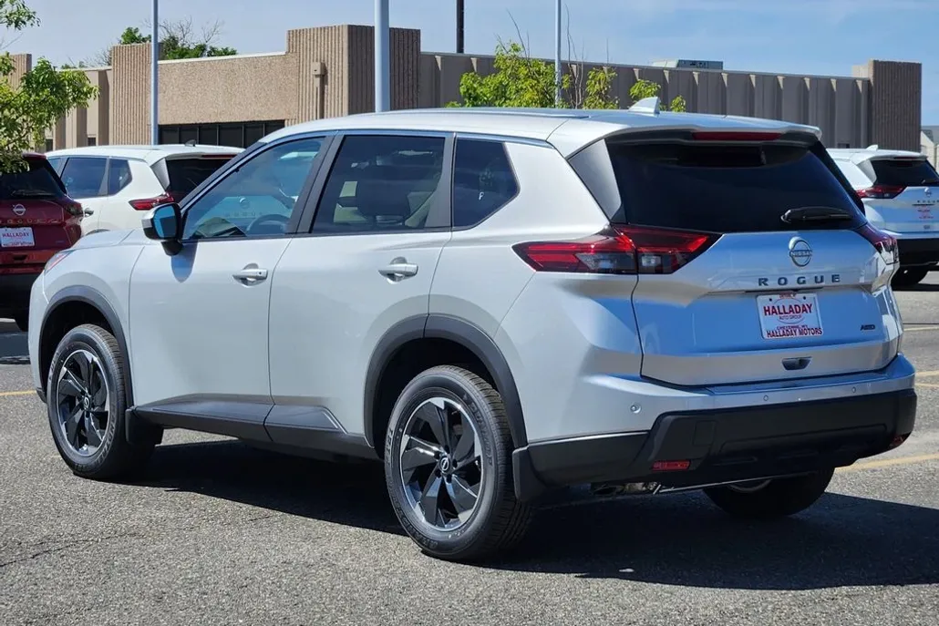 2025 Nissan Rogue SV photo 1