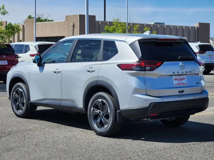 2025 Nissan Rogue SV photo 1