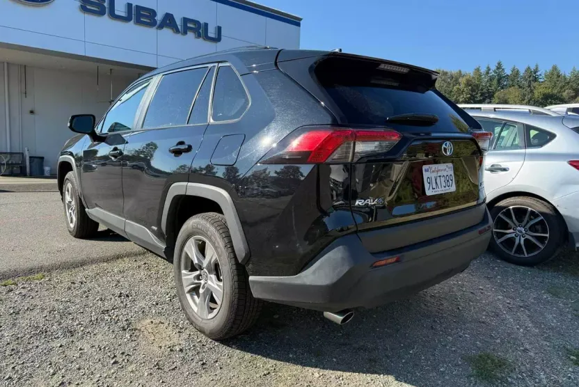 2024 Toyota RAV4 Hybrid XLE photo 1