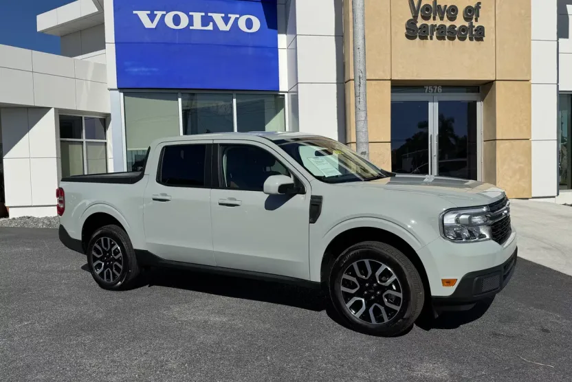 2023 Ford Maverick XLT Lariat photo 1