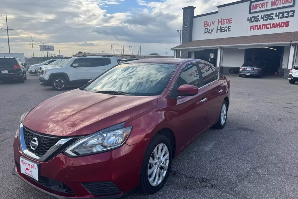 2018 Nissan Sentra SR photo 1