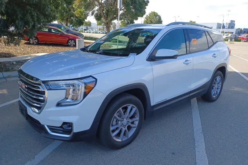 2024 Gmc Terrain SLT photo 1