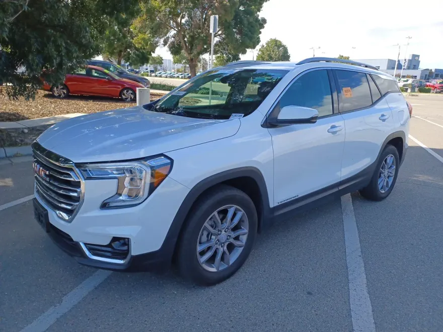 2024 Gmc Terrain SLT photo 1