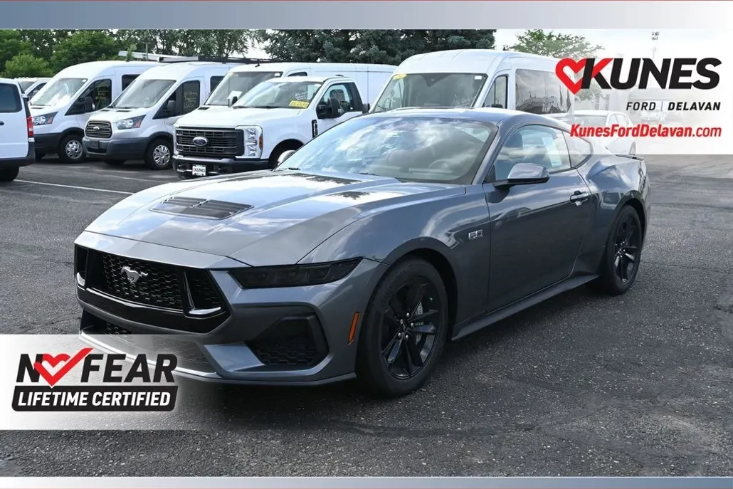 2025 Ford Mustang GT photo 1