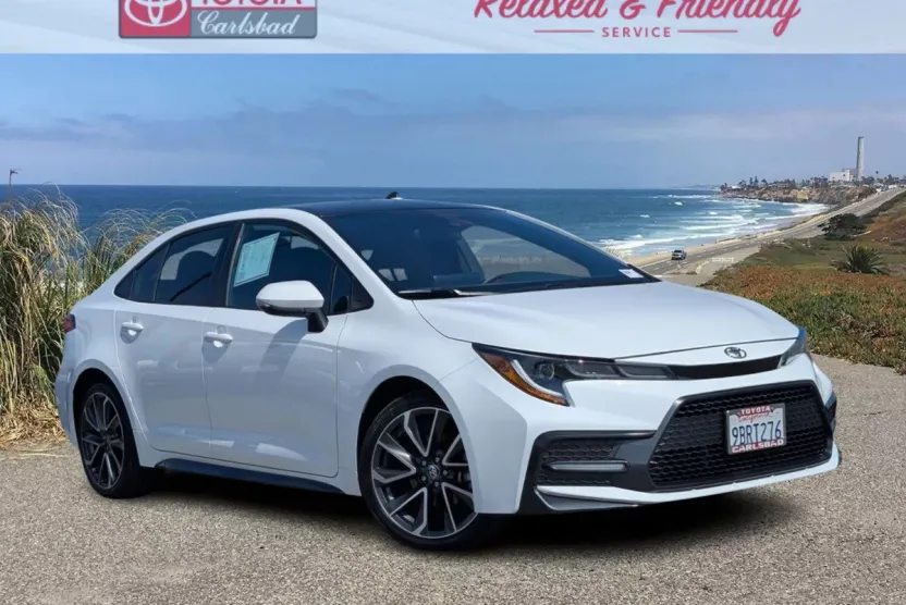2022 Toyota Corolla SE photo 1