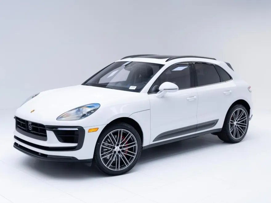 2022 Porsche Cayenne GTS photo 32
