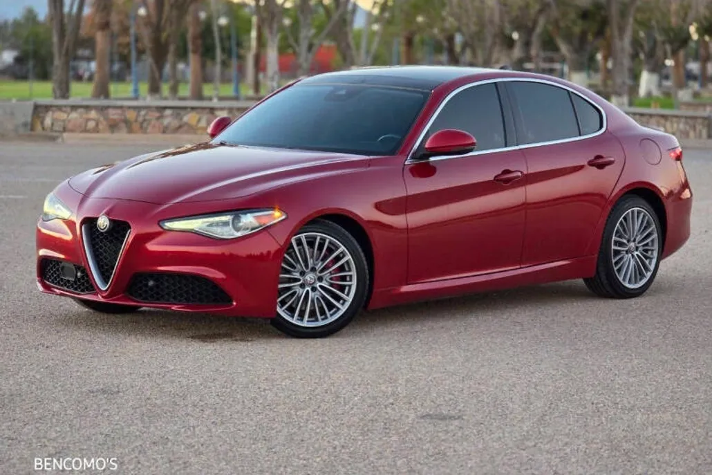 2018 Alfa Romeo Giulia Ti photo 1