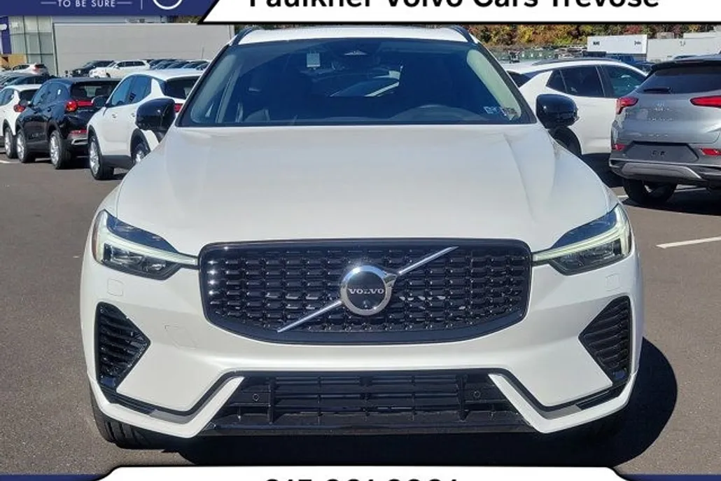 2025 Volvo XC60 Hybrid T8 Plus photo 1