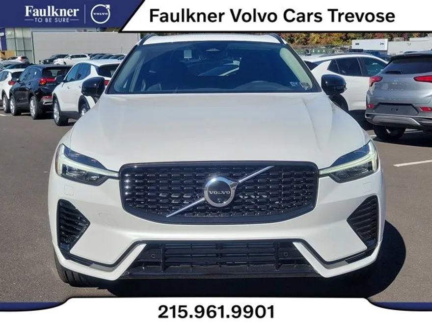 2025 Volvo XC60 Hybrid T8 Plus photo 1