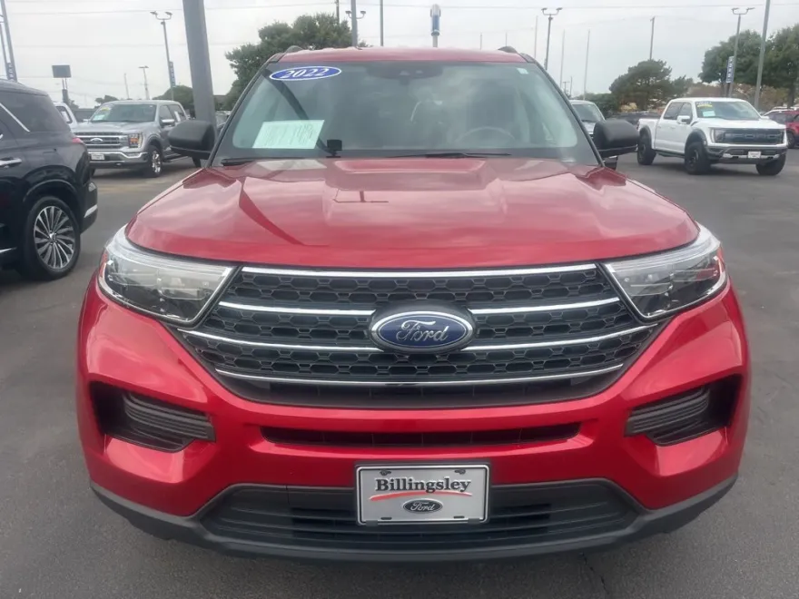 2022 Ford Explorer XLT photo 1
