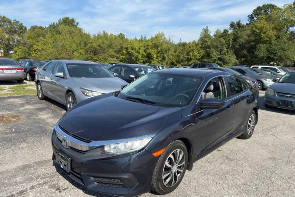 2018 Honda Civic LX photo 1
