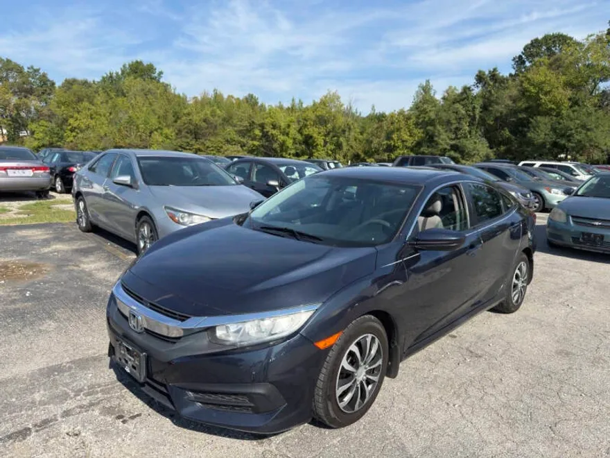 2018 Honda Civic LX photo 1