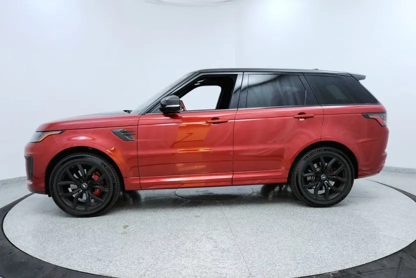 2019 Land Rover Range Rover Sport SVR photo 1