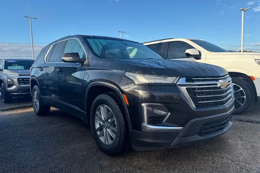 2023 Chevrolet Traverse Leather photo 1
