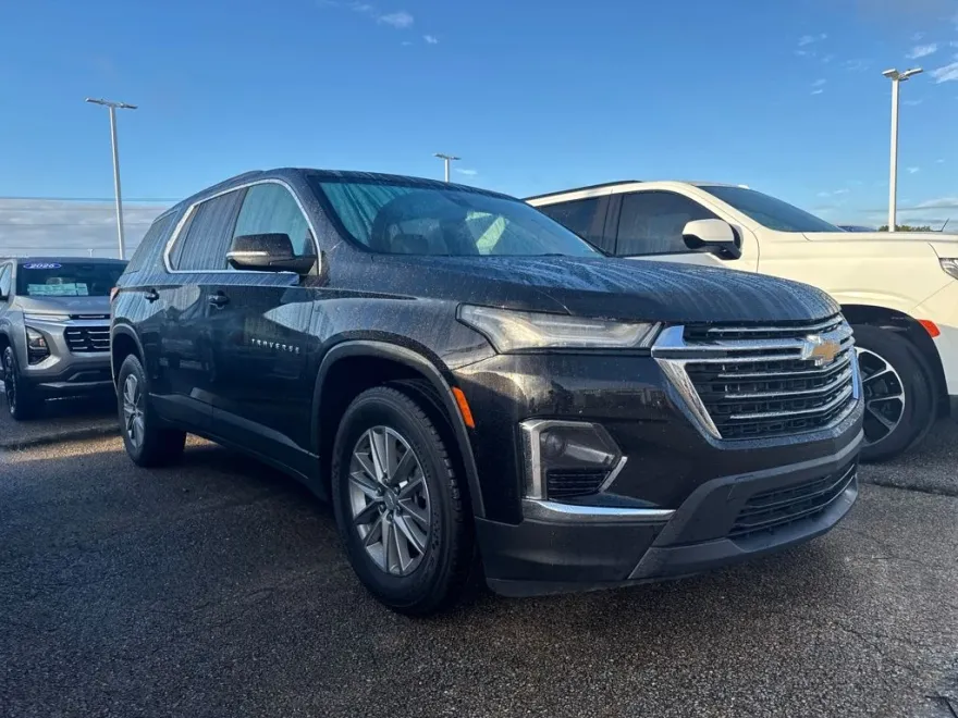 2023 Chevrolet Traverse Leather photo 1