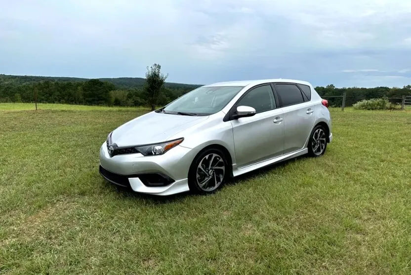 2018 Toyota Corolla iM photo 1