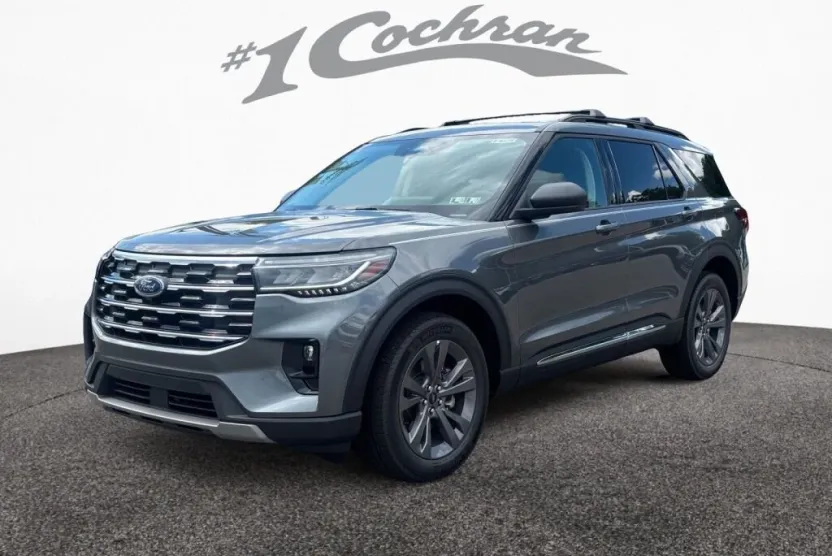 2025 Ford Explorer photo 1