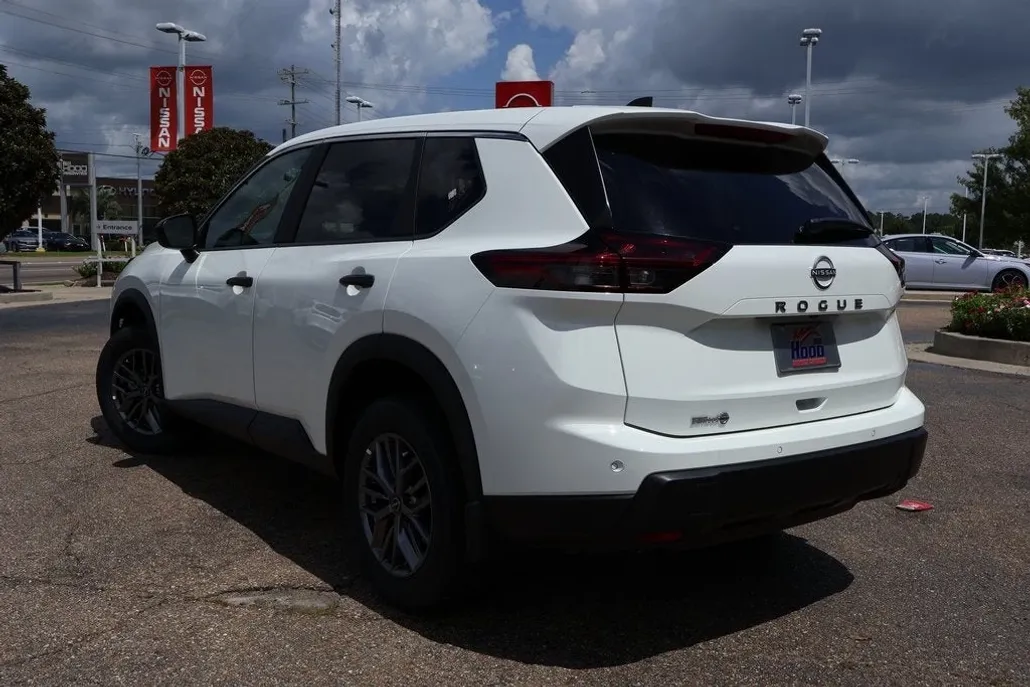 2026 Nissan Rogue S photo 1