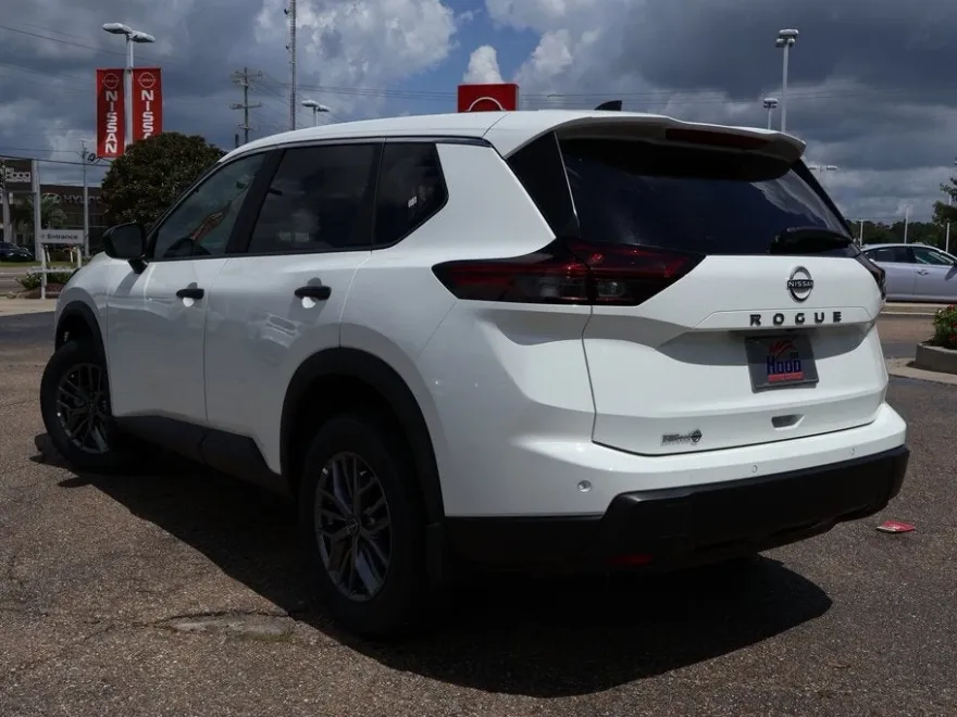 2026 Nissan Rogue S photo 1