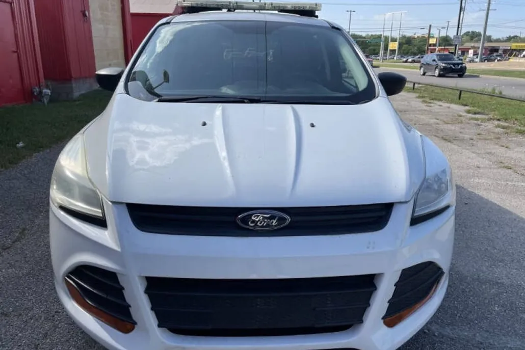2015 Ford Escape S photo 1