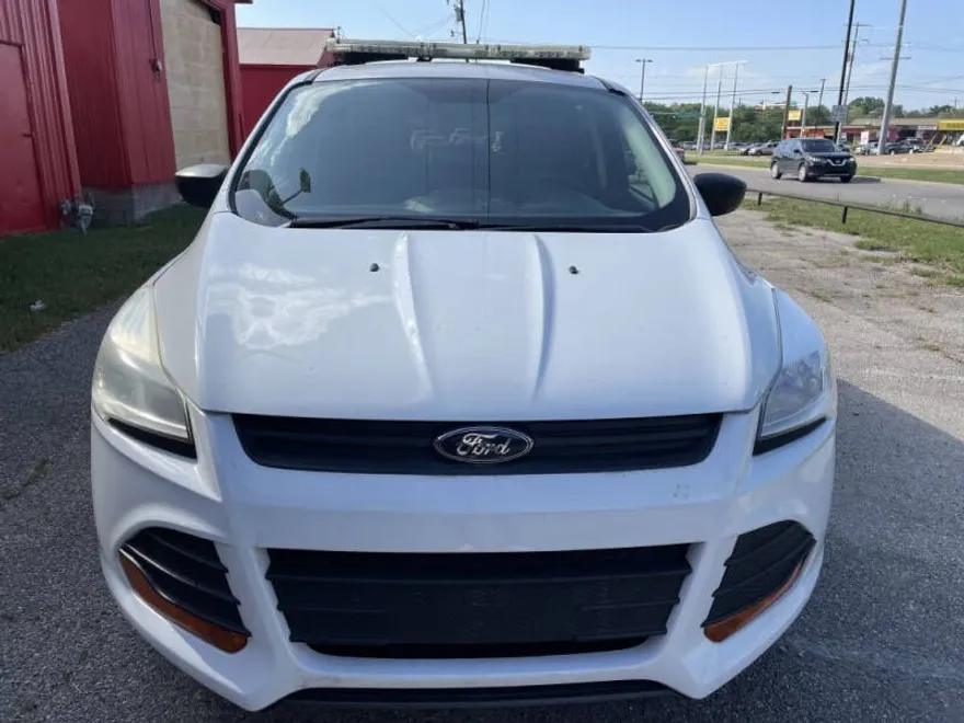 2015 Ford Escape S photo 1
