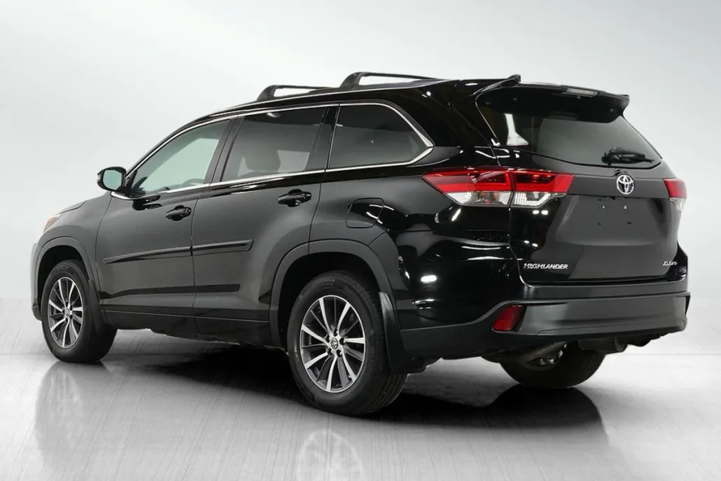 2017 Toyota Highlander XLE photo 1