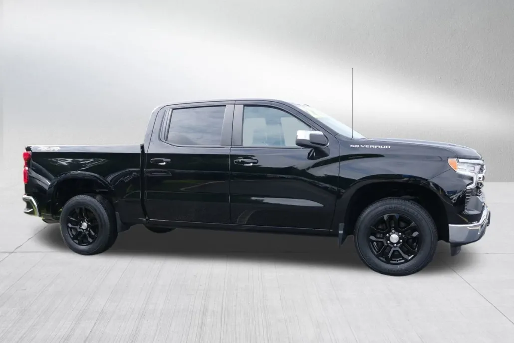 2022 Chevrolet Silverado 1500 LT photo 1